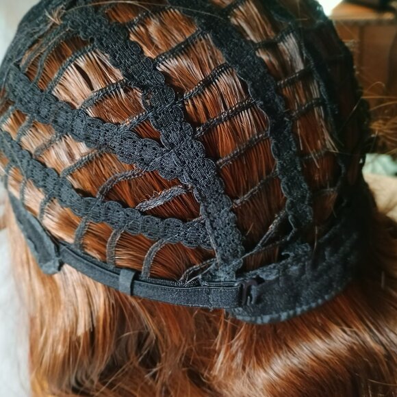 NWOT: Jiangtangfang Medium-Length Brown Wavy Wig - Picture 6 of 6